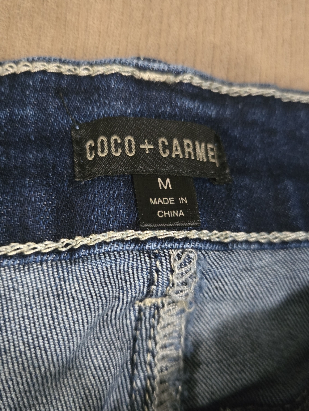 Coco + Carmen Classic Blue Women's Straight-Leg Jeans - Size M - Picture 5 of 6